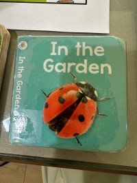 My Learning Library, First Words: In the Garden